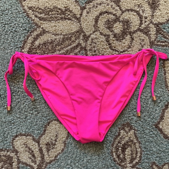 EUC Bundle of Victoria Secret Swim - Picture 9 of 9